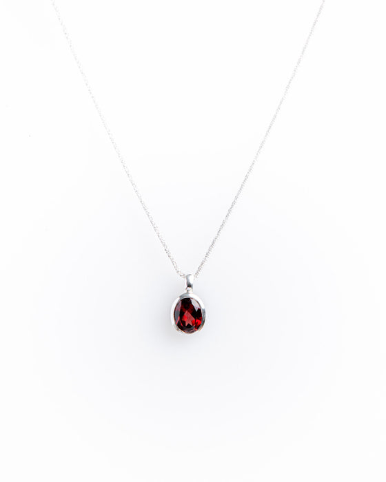 Anhänger Granat facettiert oval