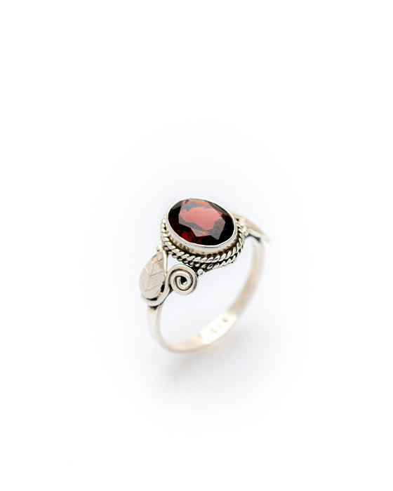 Ring filigran Granat